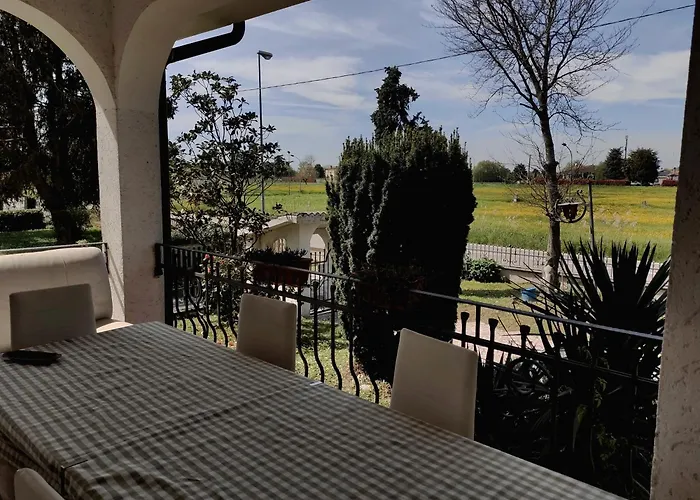 Villa - Via Postale 63/a