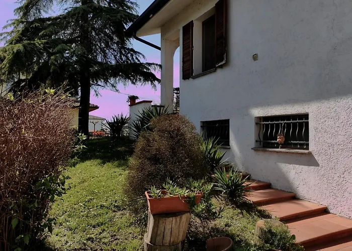 - Via Postale 63/a Villa Berra