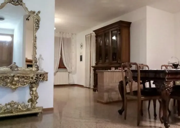 - Via Postale 63/a Villa Berra