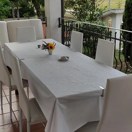 - Via Postale 63/a Berra