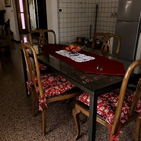 - Via Postale 63/a Villa *