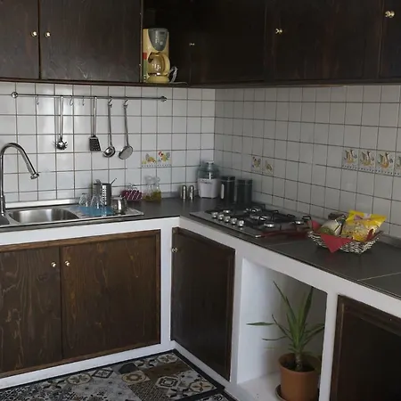 - Via Postale 63/a Vila Berra