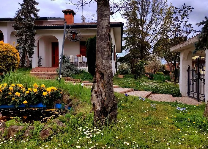 빌라 - Via Postale 63/a *