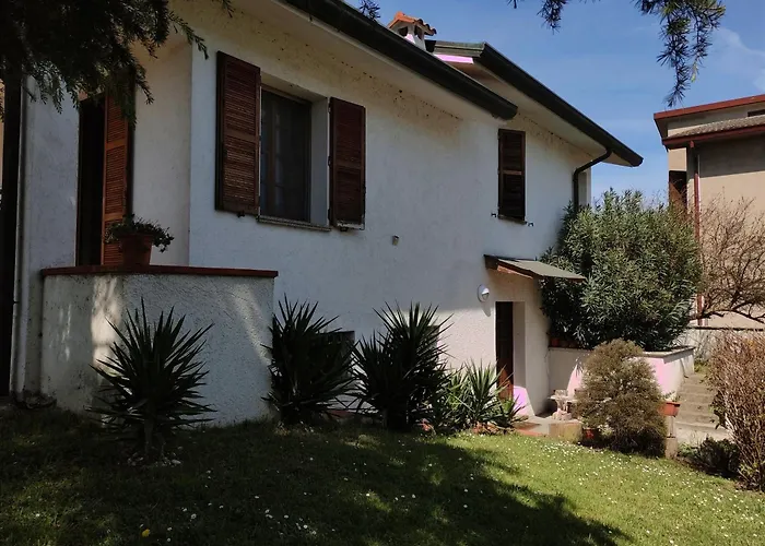 - Via Postale 63/a Villa Berra