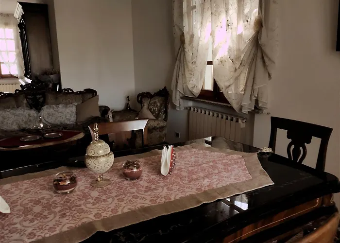 Villa - Via Postale 63/a *