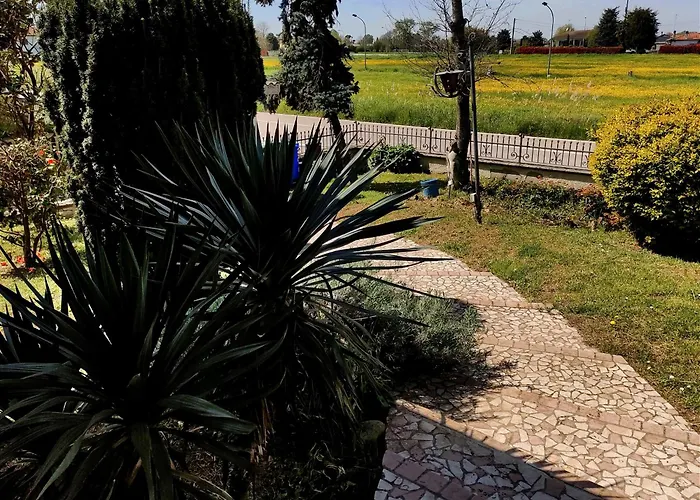 - Via Postale 63/a Berra