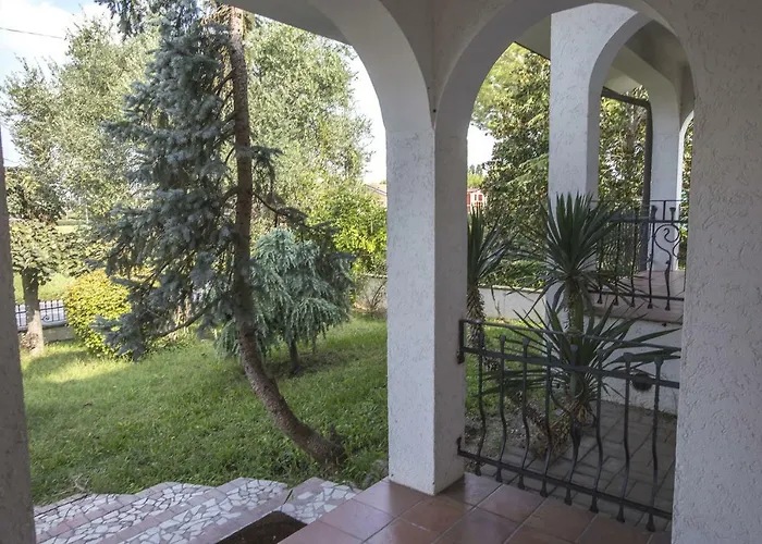 - Via Postale 63/a 빌라