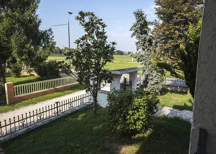 - Via Postale 63/a *